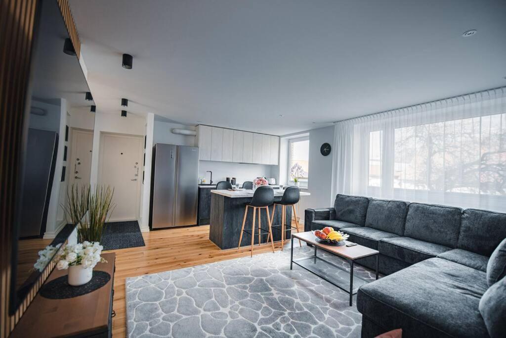New Luxury 3Br Apartment In Old Town, Free Parking Hapsal Exteriör bild