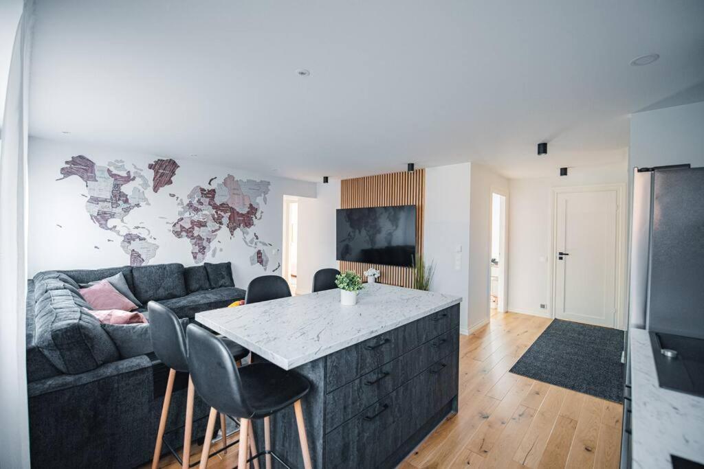 New Luxury 3Br Apartment In Old Town, Free Parking Hapsal Exteriör bild