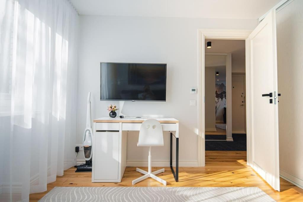New Luxury 3Br Apartment In Old Town, Free Parking Hapsal Exteriör bild